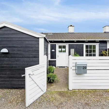 Isbiorn - 300m From The Sea By Interhome Daire *